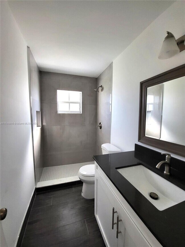 Foto del edificio - 3805 NW 78th Ter