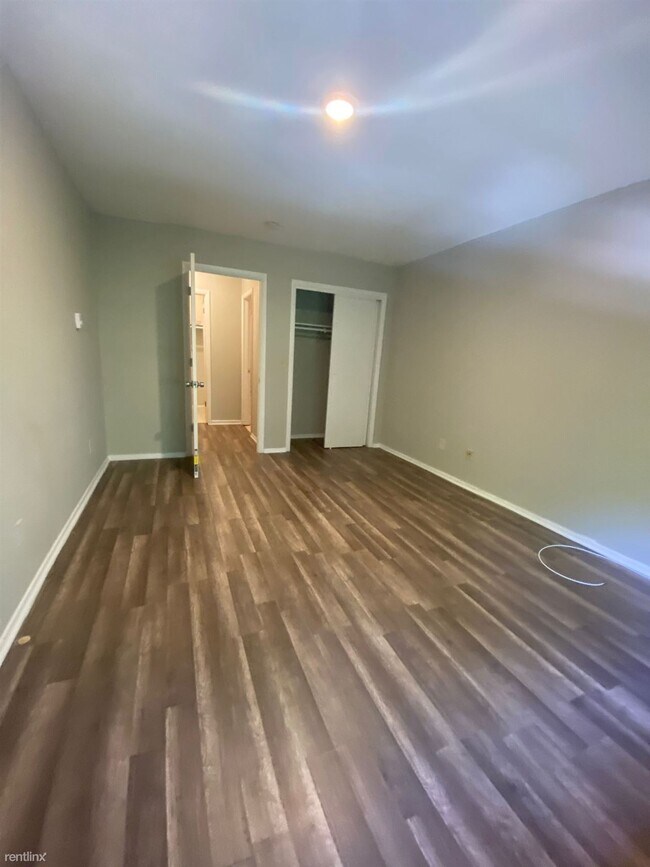 Building Photo - 2 br, 1 bath Condo - 40 Donna Dr