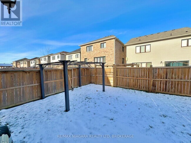 Photo du bâtiment - 7790 Buckeye Cres