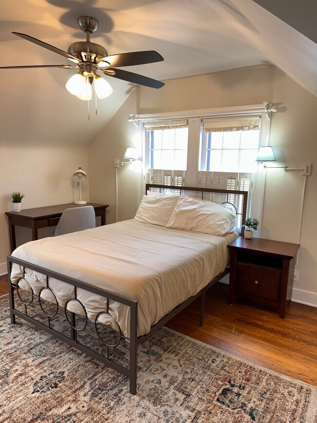 Foto del edificio - 612 W Washington St