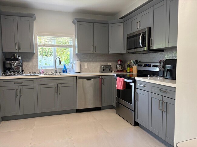Foto del edificio - 5911 SW 62nd St