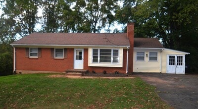 Building Photo - 197 Hilltop Dr