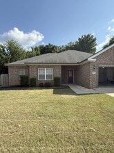 Building Photo - 327 Hidden Creek Pl