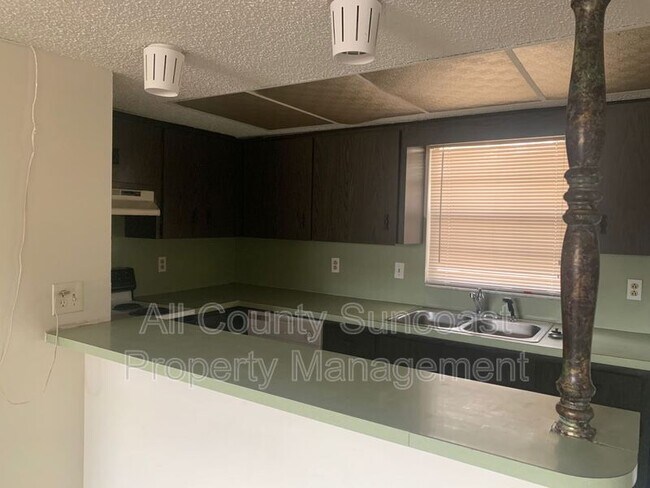Foto del edificio - 471 76th Ave N