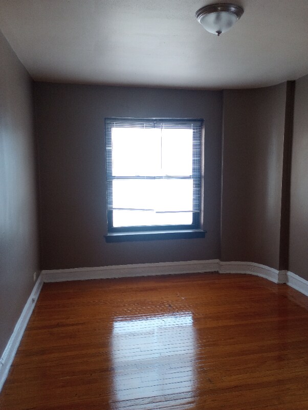 Building Photo - 8034 S Ellis Ave