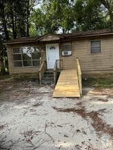 Building Photo - 623 E Brookwood Dr
