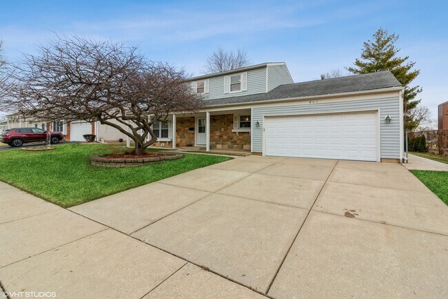 Building Photo - 401 N Salem Dr