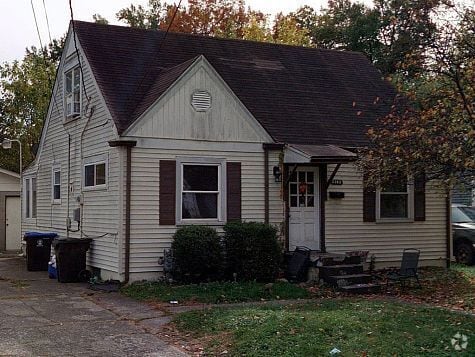 Building Photo - 3303 Lester Ave
