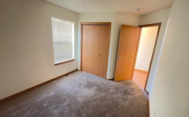 Building Photo - 620-622 Ecols St S Monmouth, OR 97351