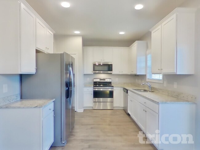 Building Photo - 718 W Coker Way