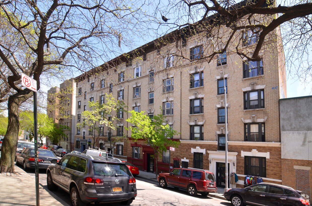 Foto del edificio - 2106 Honeywell Ave
