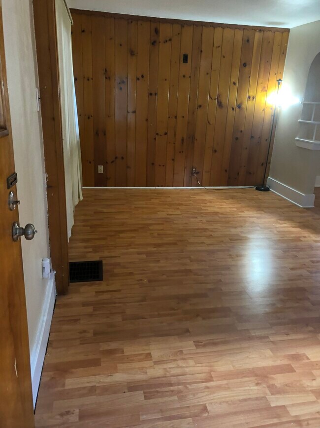 Building Photo - 270 Curtis St