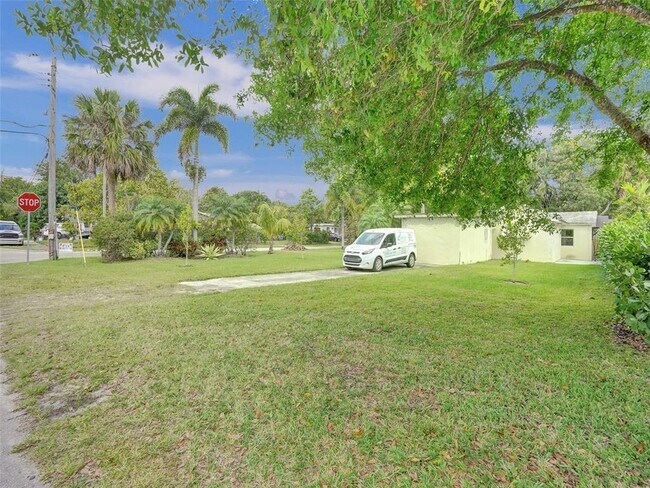 Foto del edificio - 1664 SW 28th Ave