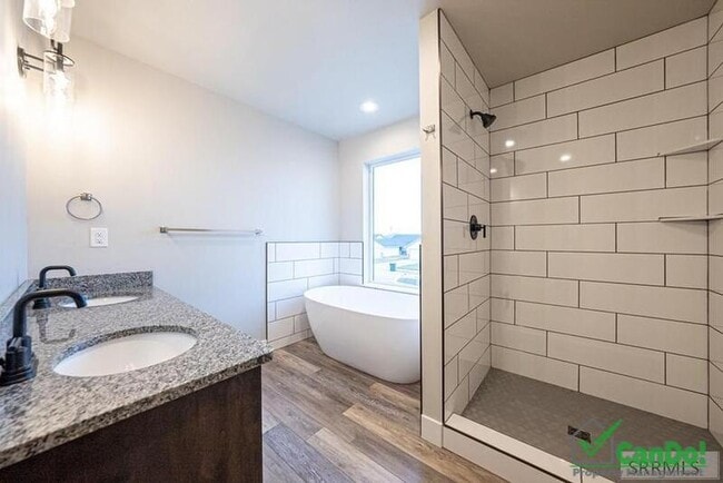 Building Photo - 3011 Sunburst Dr