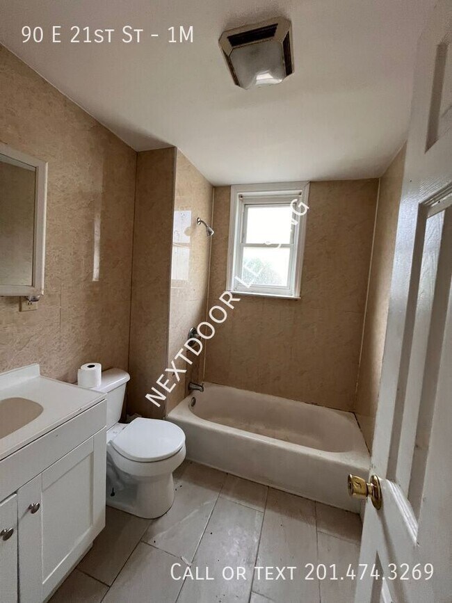 Foto del edificio - 90 E 21st St