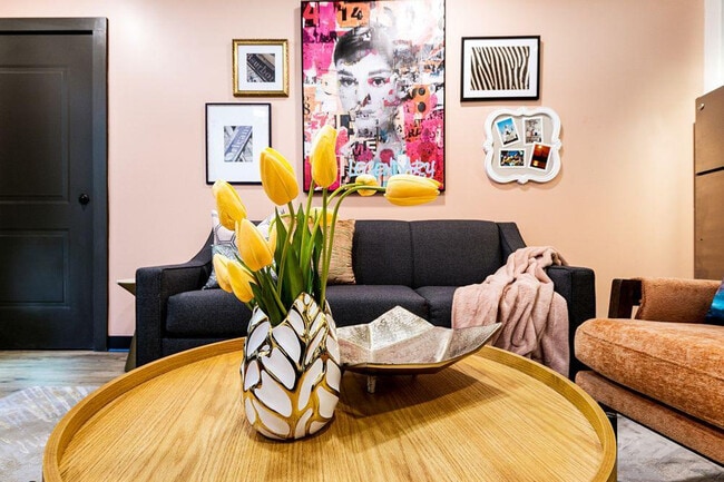 Foto del edificio - 611 Commerce St