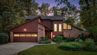 Building Photo - 1936 Foxtail Pl