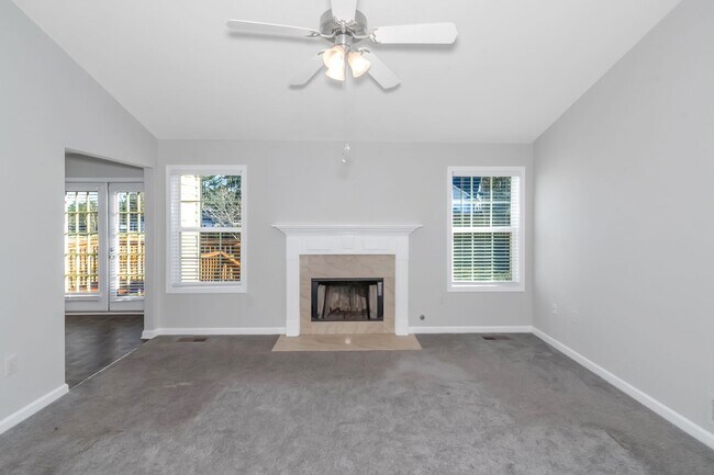 Foto del edificio - 202 Millpond Pkwy