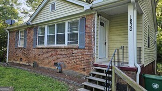 Building Photo - 1830 Meadow Ln