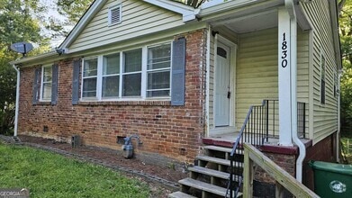 Building Photo - 1830 Meadow Ln