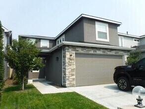 Building Photo - 2024 E Knobcone Dr