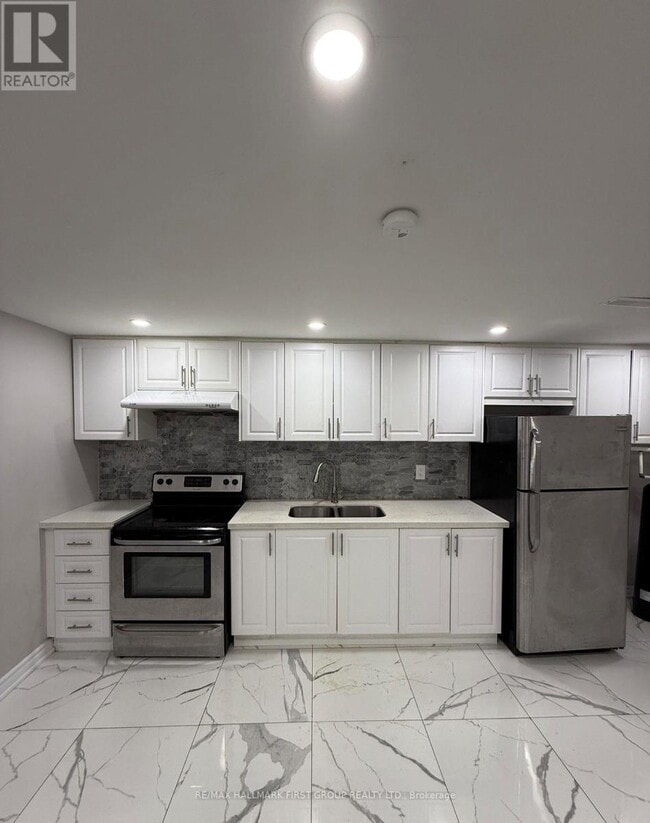 Building Photo - 1620 McBrady Crescent