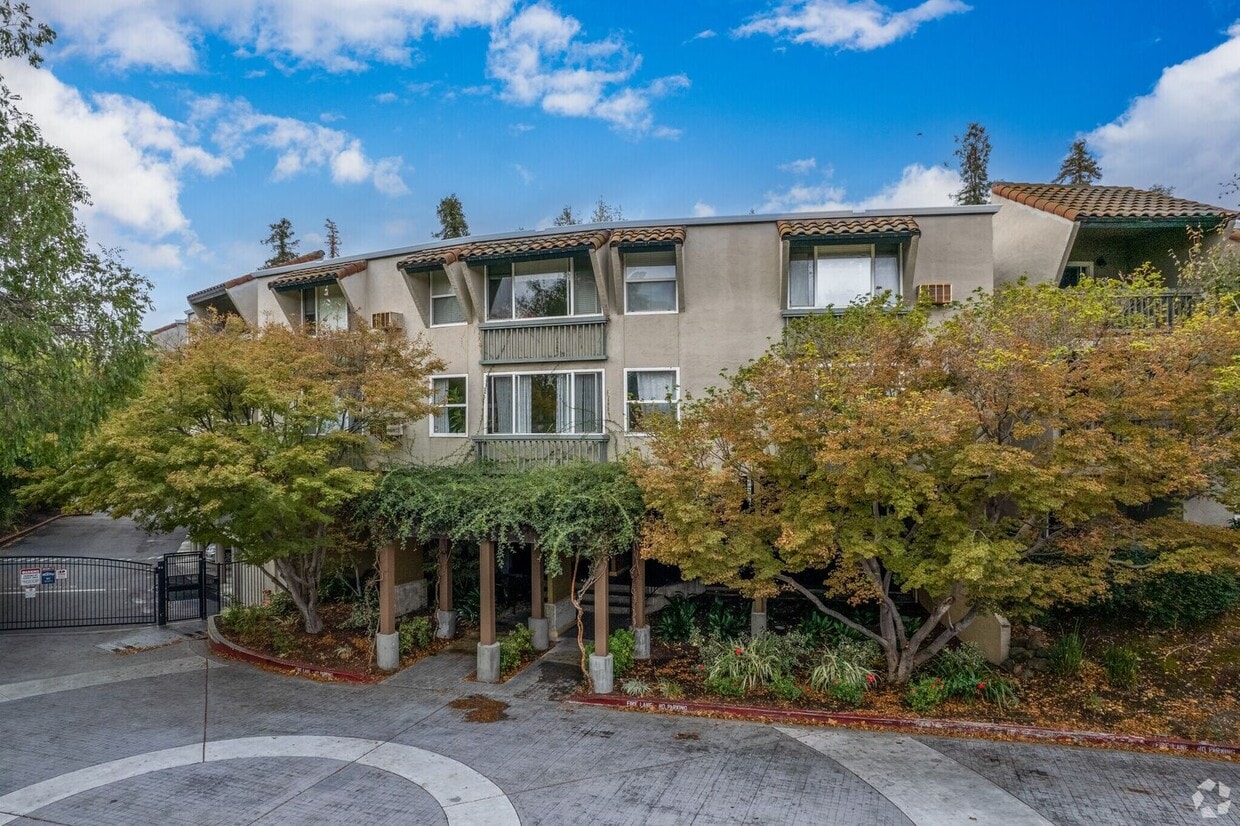 Primary Photo - Great Shape Livermore Condo in Sonata Comm...