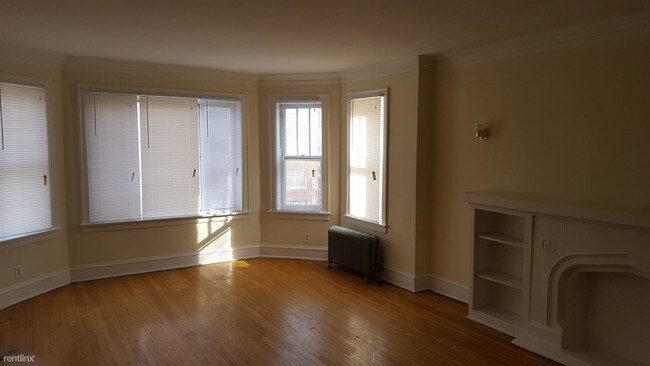 Foto del edificio - 8040 S Eberhart Ave
