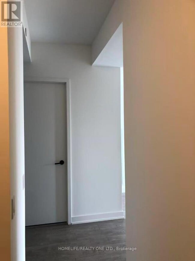 Building Photo - 108 Peter St