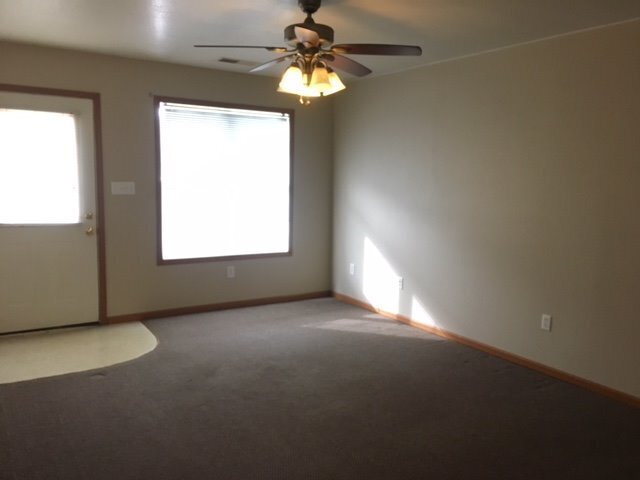 Building Photo - 249 Pine Ridge Dr