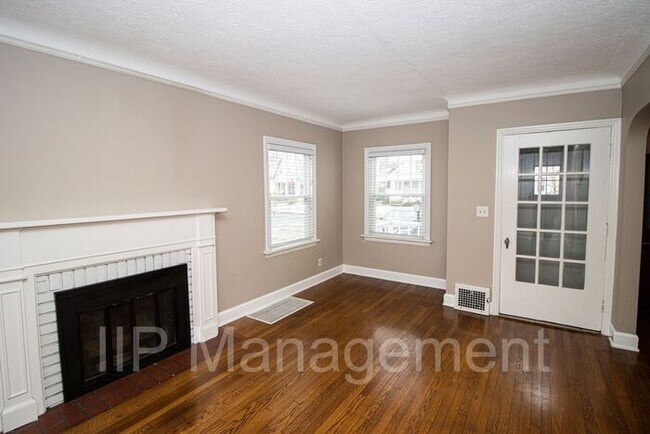 Building Photo - Beautiful 3BR/1.5 Bath Home in Rocky River!