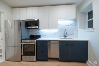 Building Photo - 232 S 46th St