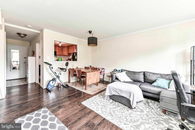 Building Photo - 10570 Main St