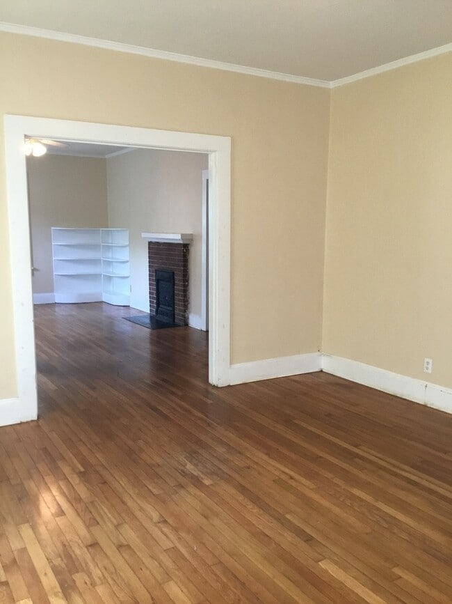 Foto del edificio - 448 Willowbrook Ave