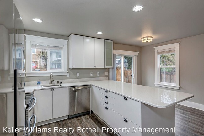Building Photo - 3 br, 2.5 bath House - 26491 NE Valley St