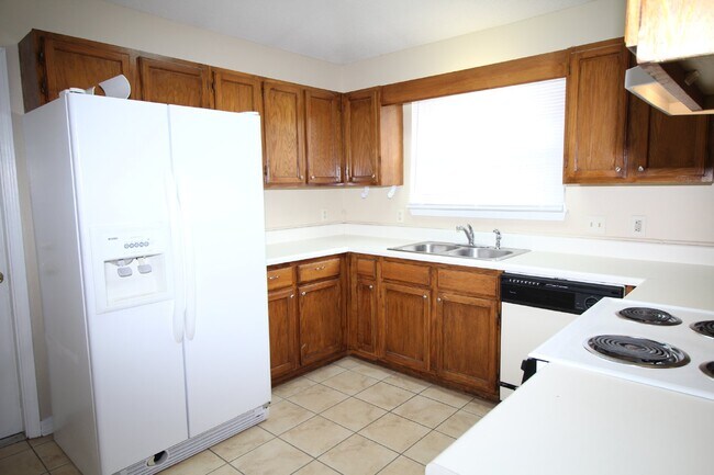 Foto del edificio - Northeast Pensacola Patio Home with Open Living Design, Community Playground