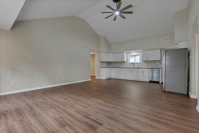 Foto del edificio - 5170 Fairfield Beach Rd NE