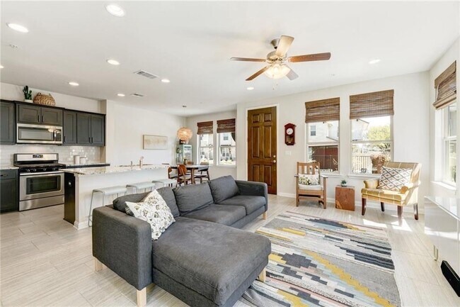 Foto del edificio - 13800 Lyndhurst St