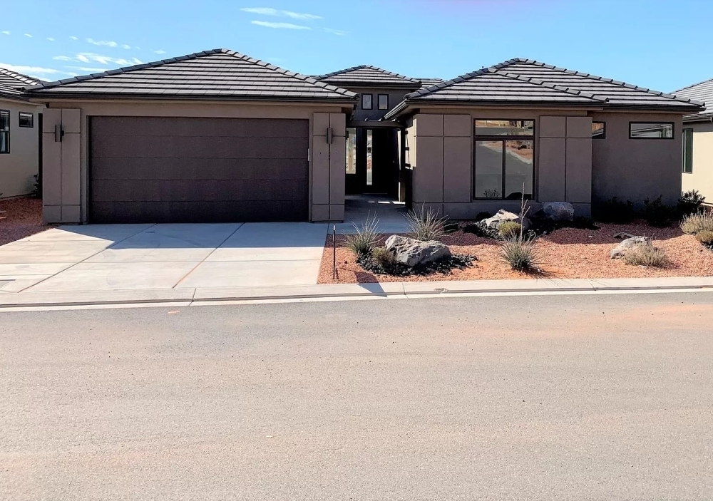 Foto principal - 948 W Jonathon Dr