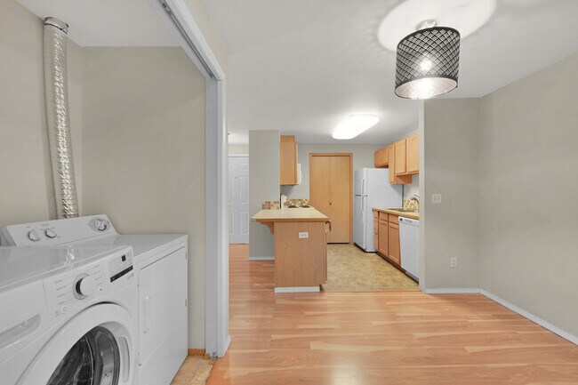 Building Photo - 11915 Roseberg Ave S