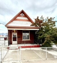 Building Photo - 826 S Montana St