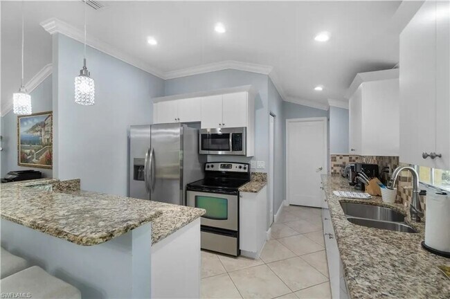 Building Photo - 3 Bedroom 2 Bathroom POOL HOME
