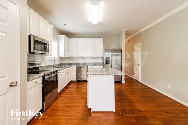 Building Photo - 6000 Black Willow Dr