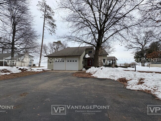 Foto del edificio - N1814 Shore Dr