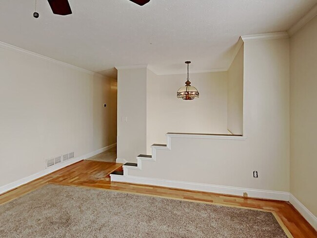 Building Photo - 3231 Summer Wood Cir
