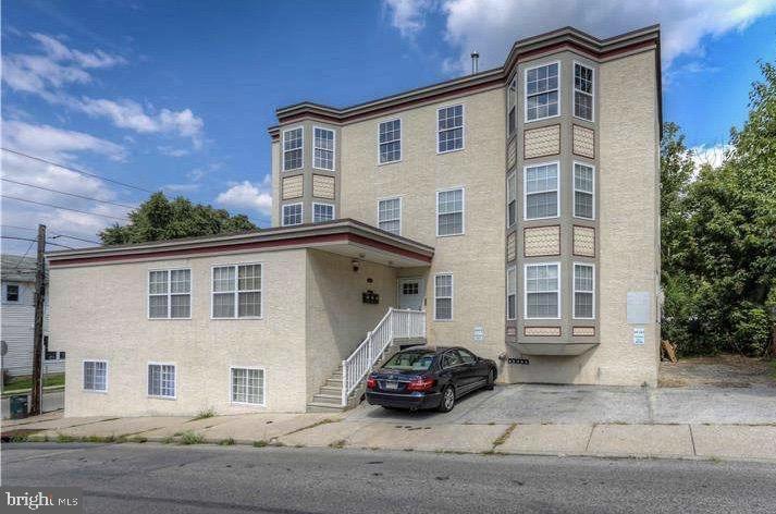Building Photo - 173 Simpson Rd