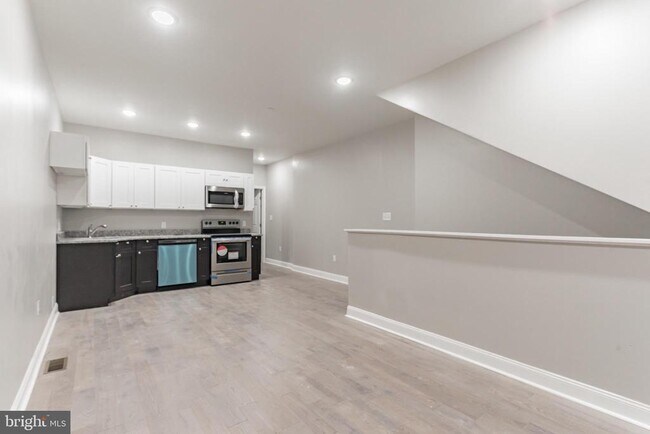 Foto del edificio - 667 N 39th St