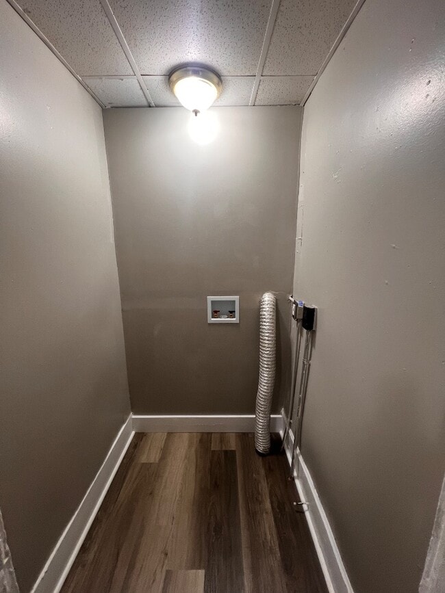 Building Photo - Fully Renovated 5-Bedroom, 2-Bath Single-Family — Driveway + Water, Sewer & Trash Covered