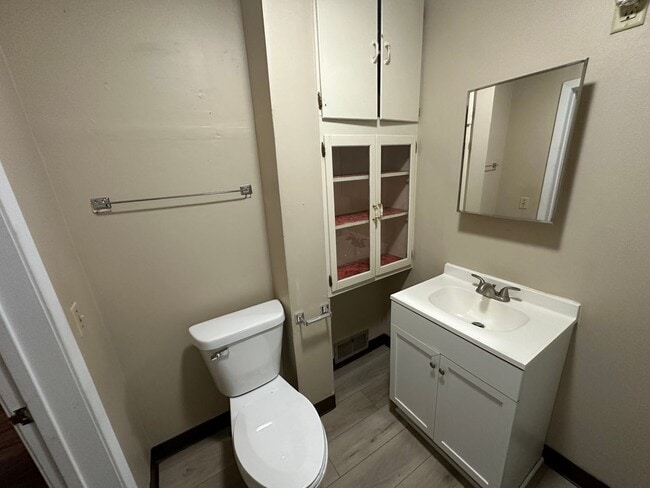 Foto del edificio - $1100 - 2 Bedroom Home