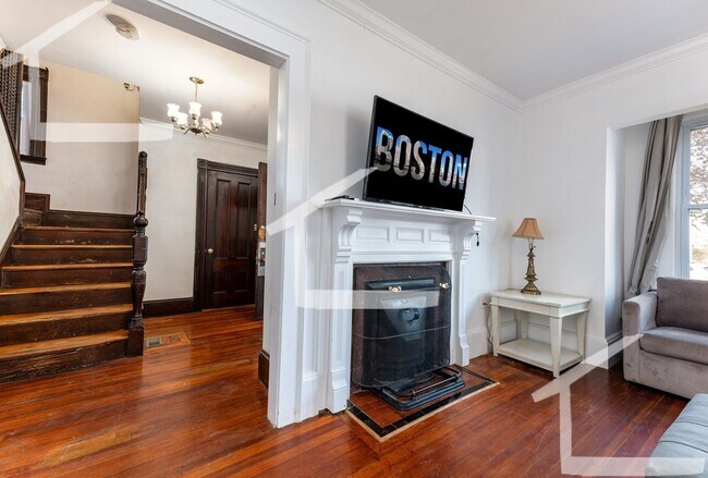 HOT ALLSTON LISTING!!!! - HOT ALLSTON LISTING!!!! House